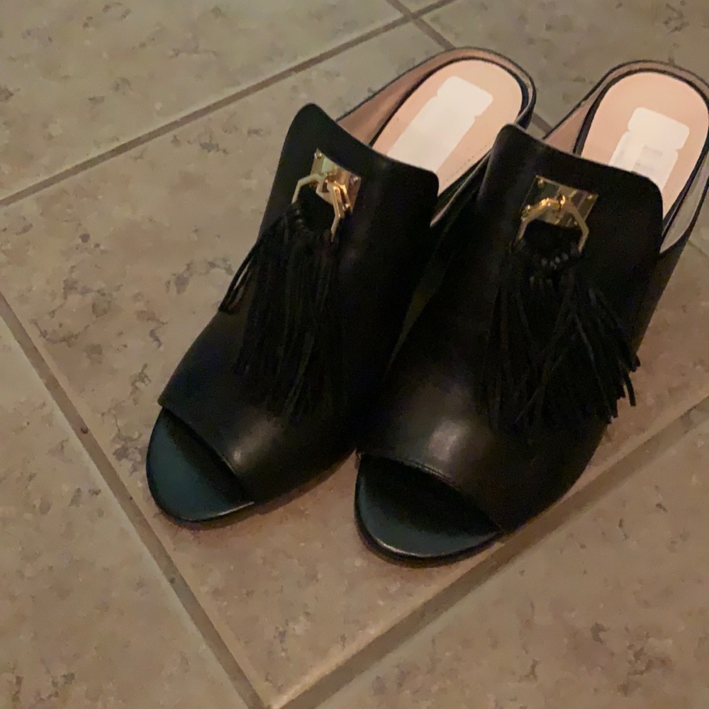 Louise et Cie   Size 8.5 brand new - Never worn.